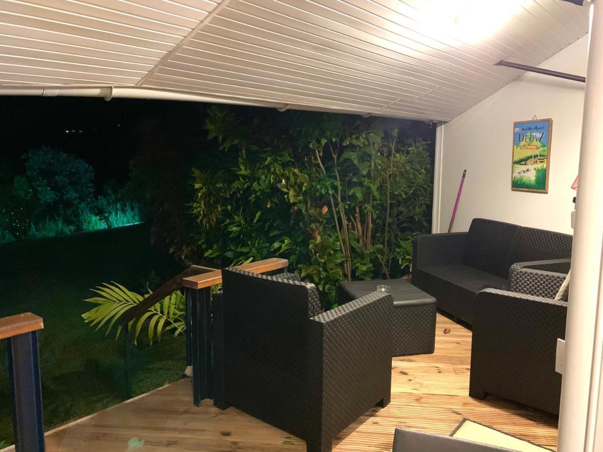 Lodge Colibris Piscine Privee Vue Panoramique Mer Et Montagne Pelee , 500 M Plage Dans Un Parc , Calme Assure Ideal Pour Decouvrir Le Nord Caraibes لو كاربيت المظهر الخارجي الصورة